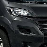 carrosserie noire Vans ou fourgons aménagés